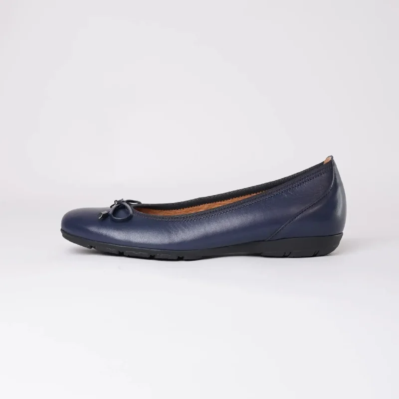 Erna Navy Leather Ballet Flats