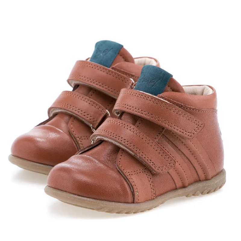 (1084-1) Emel first shoes