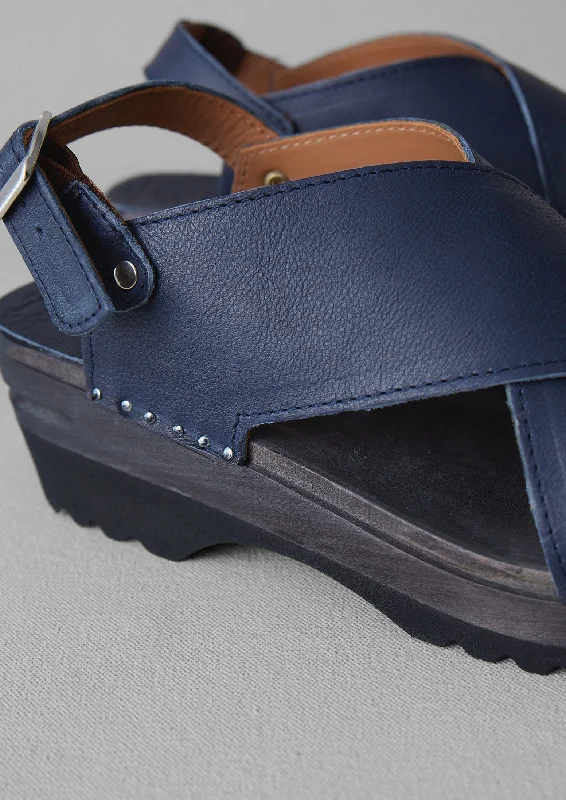 Troentorp Leather Clog Sandals | Navy