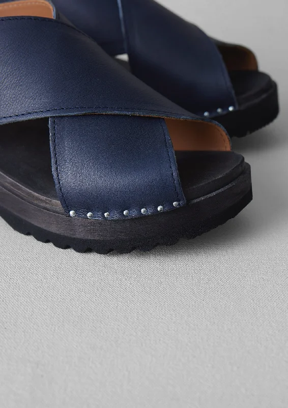 Troentorp Leather Clog Sandals | Navy